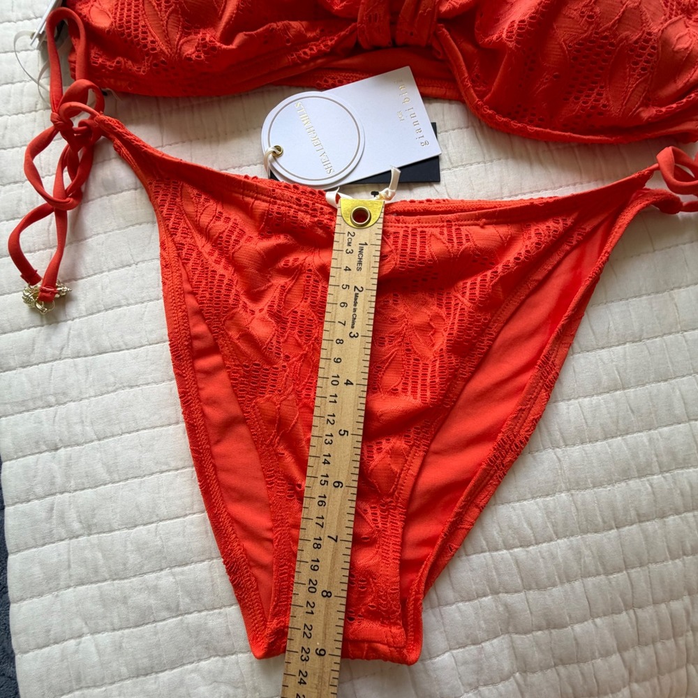 Gianni Bini Shea Leigh Mills Red Lace Bikini Set Bandeau Halter Large - Picture 3 of 12